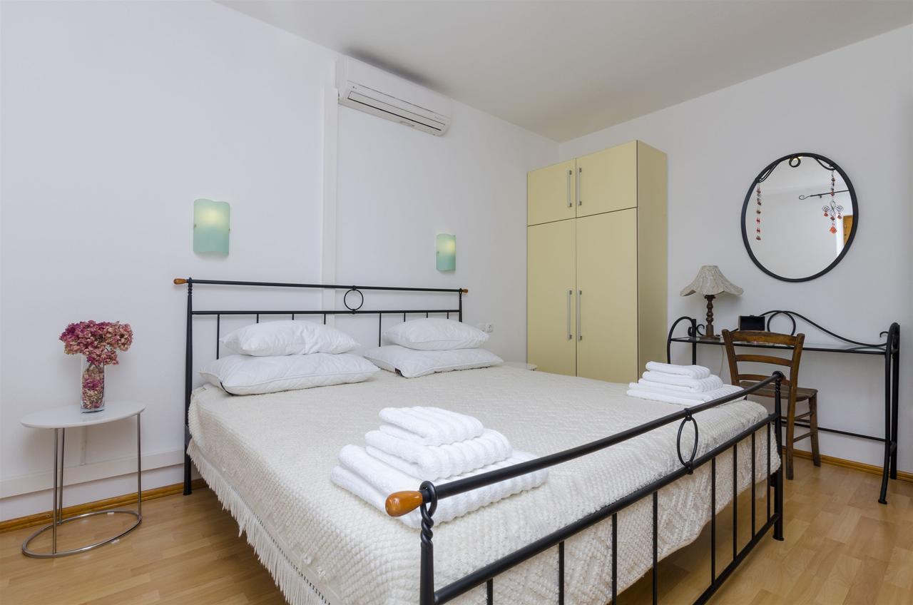 And Lea Apartman *