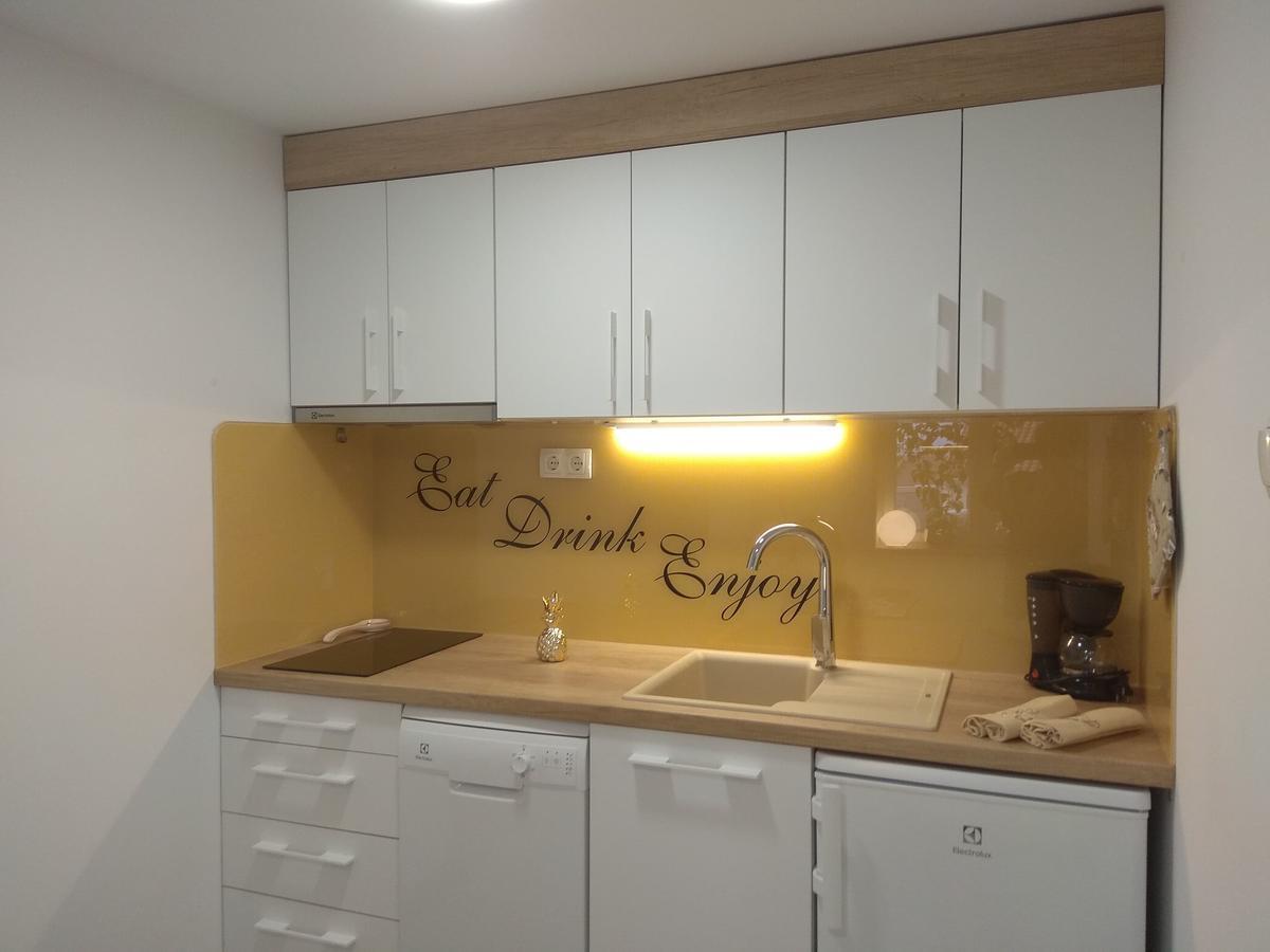 And Lea Apartman *