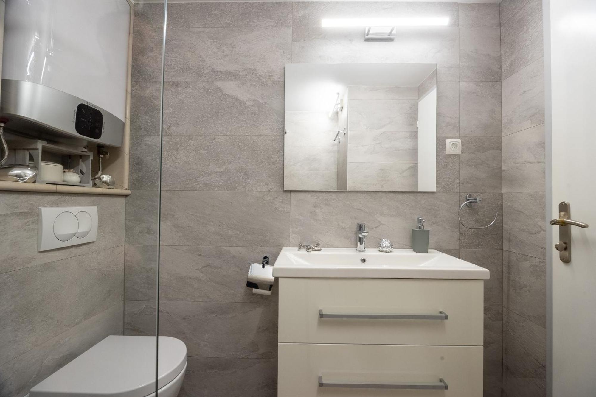 Appartement And Lea *